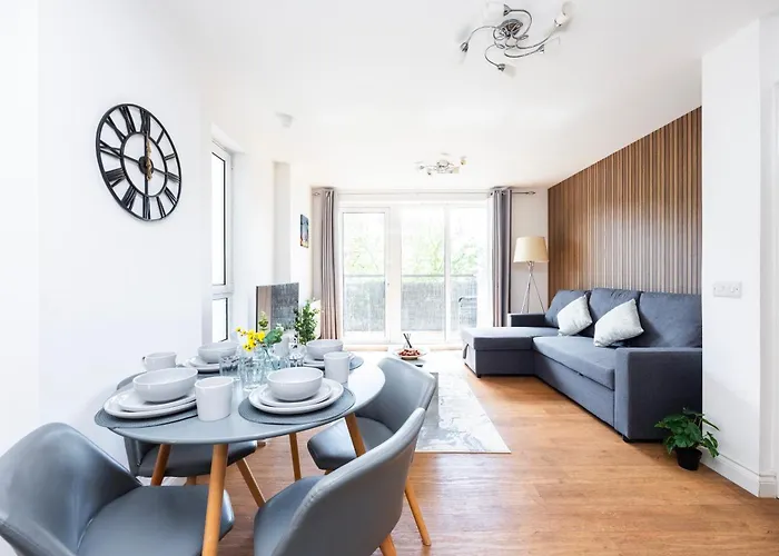 Modern 2 Bed Flat In Greenwich