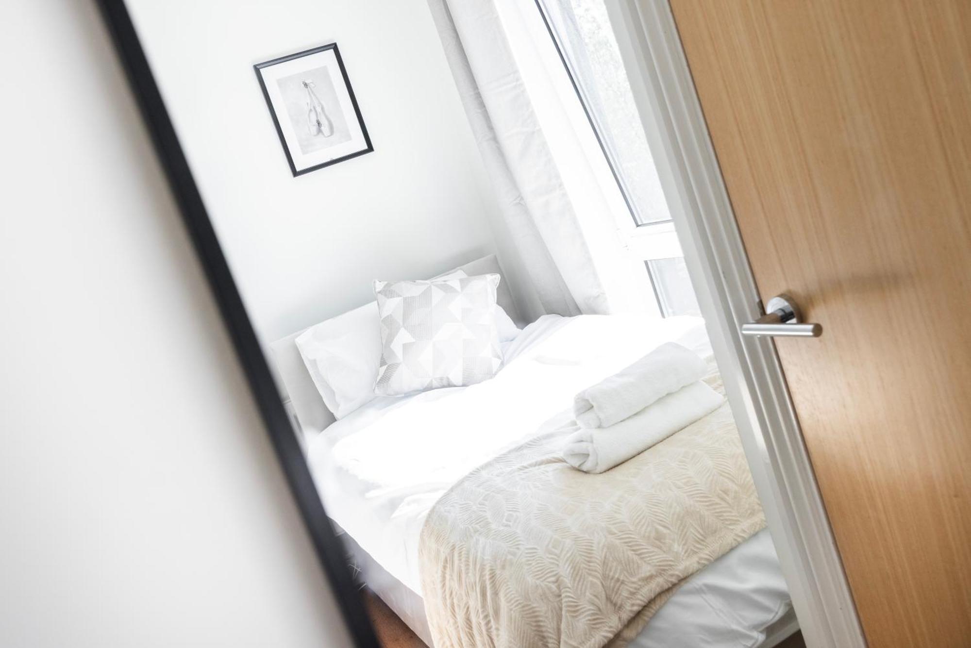 Modern 2 Bed Flat In Greenwich *