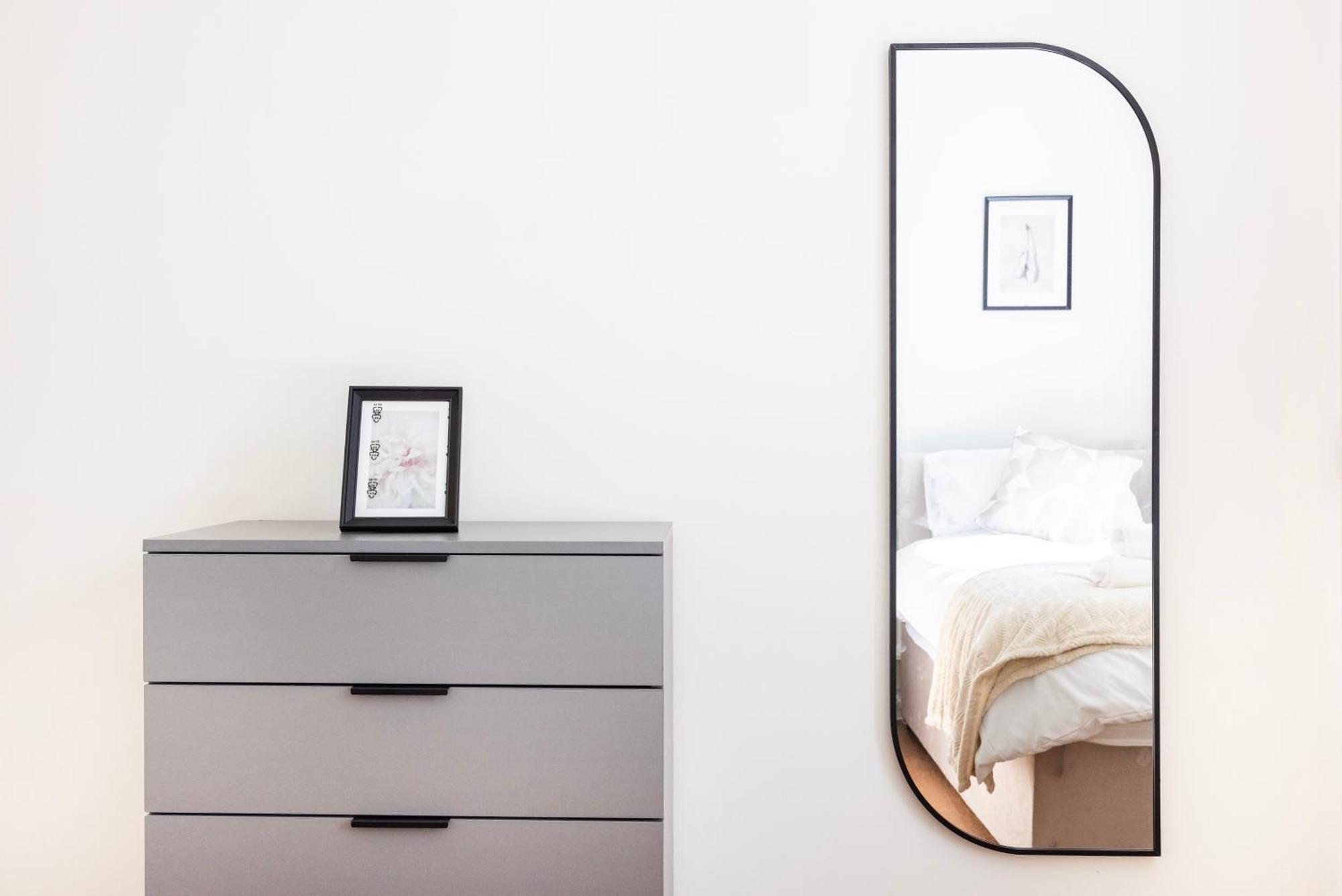 Modern 2 Bed Flat In Greenwich